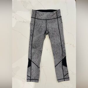 LULULEMON Pace Rival Crop
Power Luxtreme Spray Jacquard White Black / Black